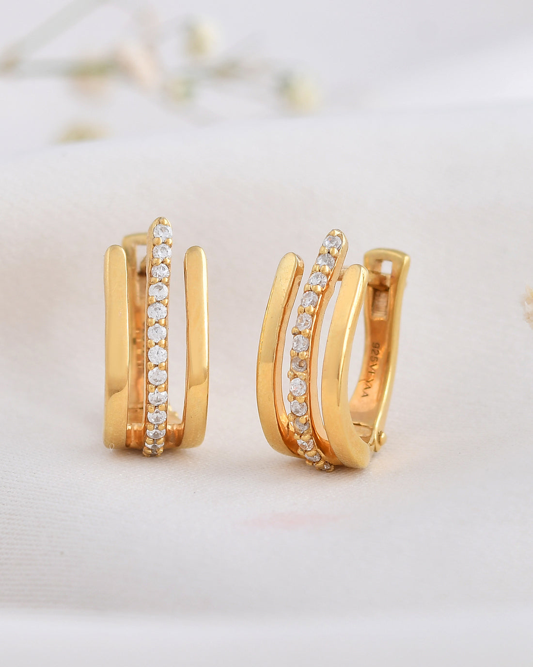 Floe 0.29 Carat Diamond Earrings-Veyaa