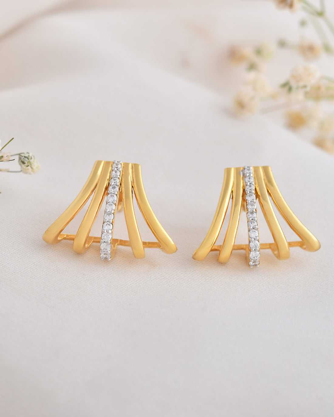 Muse 0.30 Carat Diamond Earrings-Veyaa