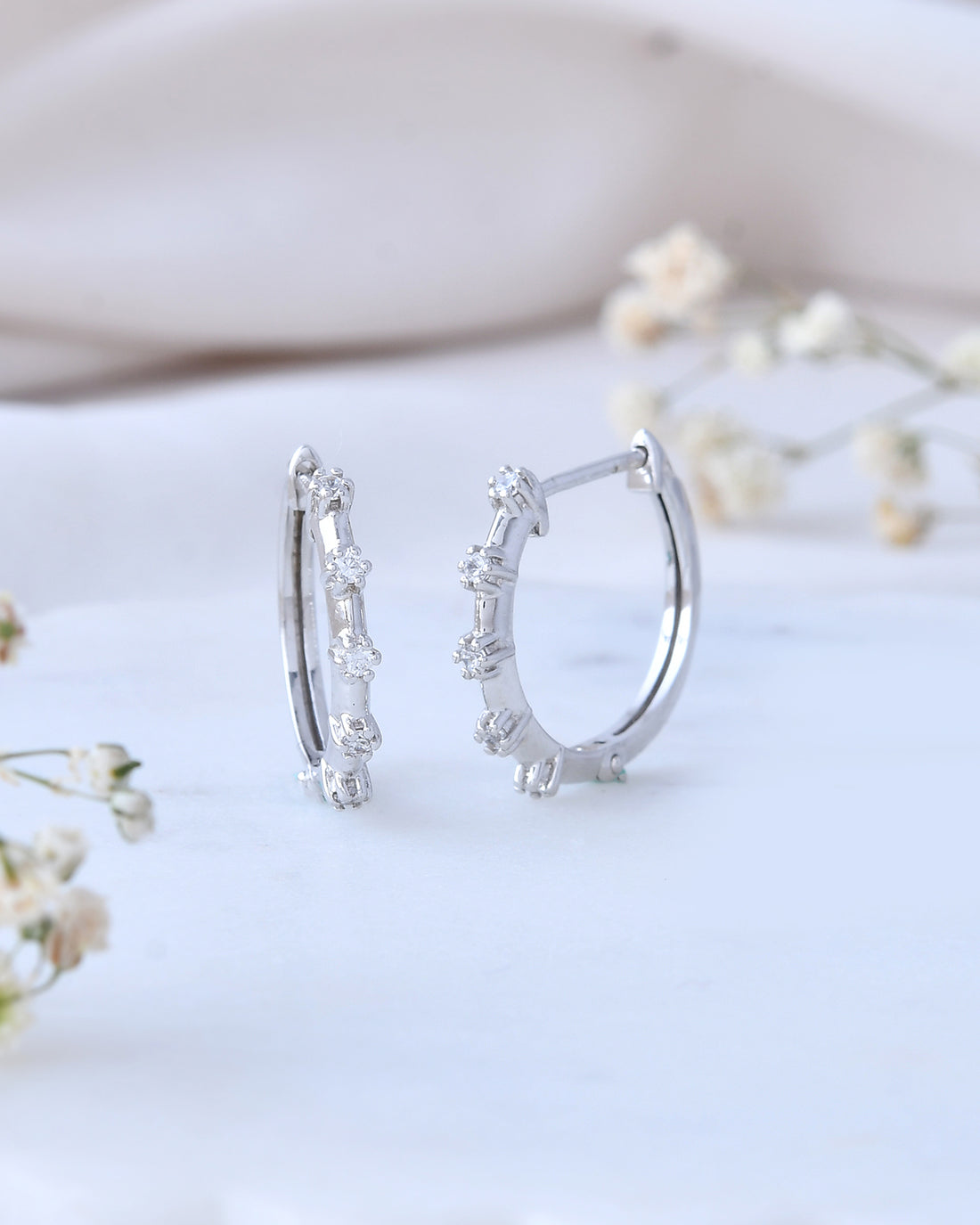 Aina 0.15 Carat Diamond Hoops Earrings-Veyaa
