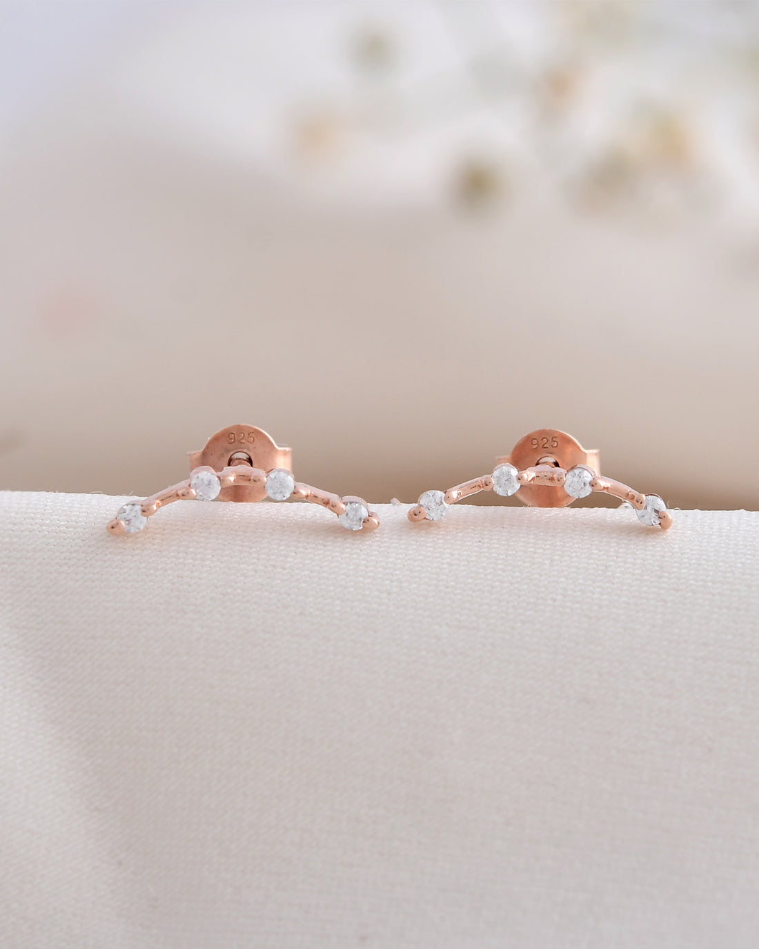 Eon 0.12 Carat Diamond Earrings-Veyaa