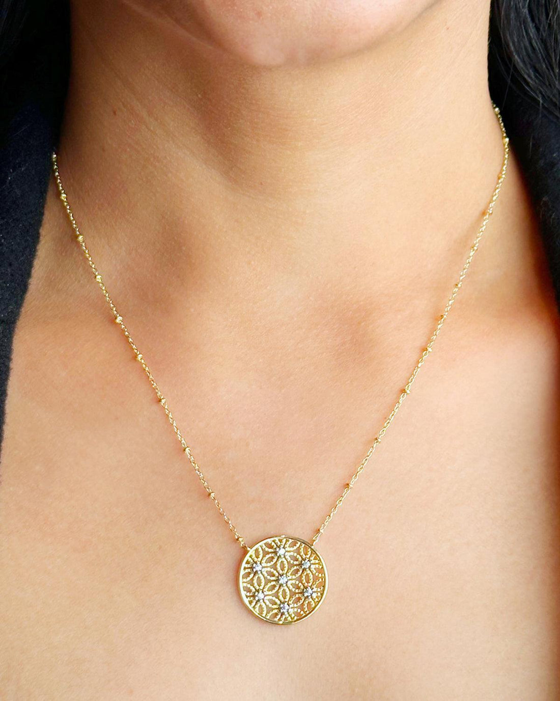 Halo 0.15 Carat Diamond Neckpiece-Veyaa