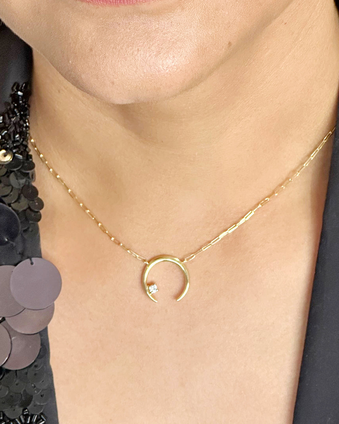 Noir Neckpiece-Veyaa