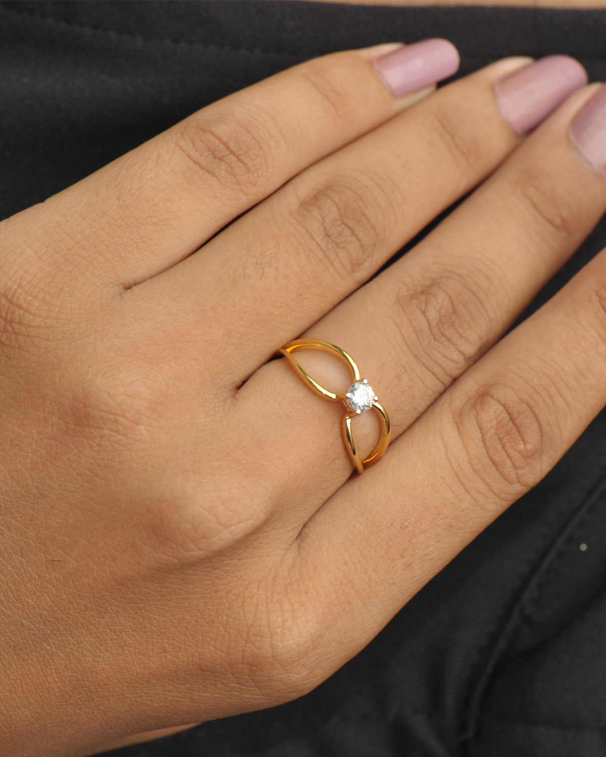 Bloom 0.28 Carat Diamond Ring-Veyaa