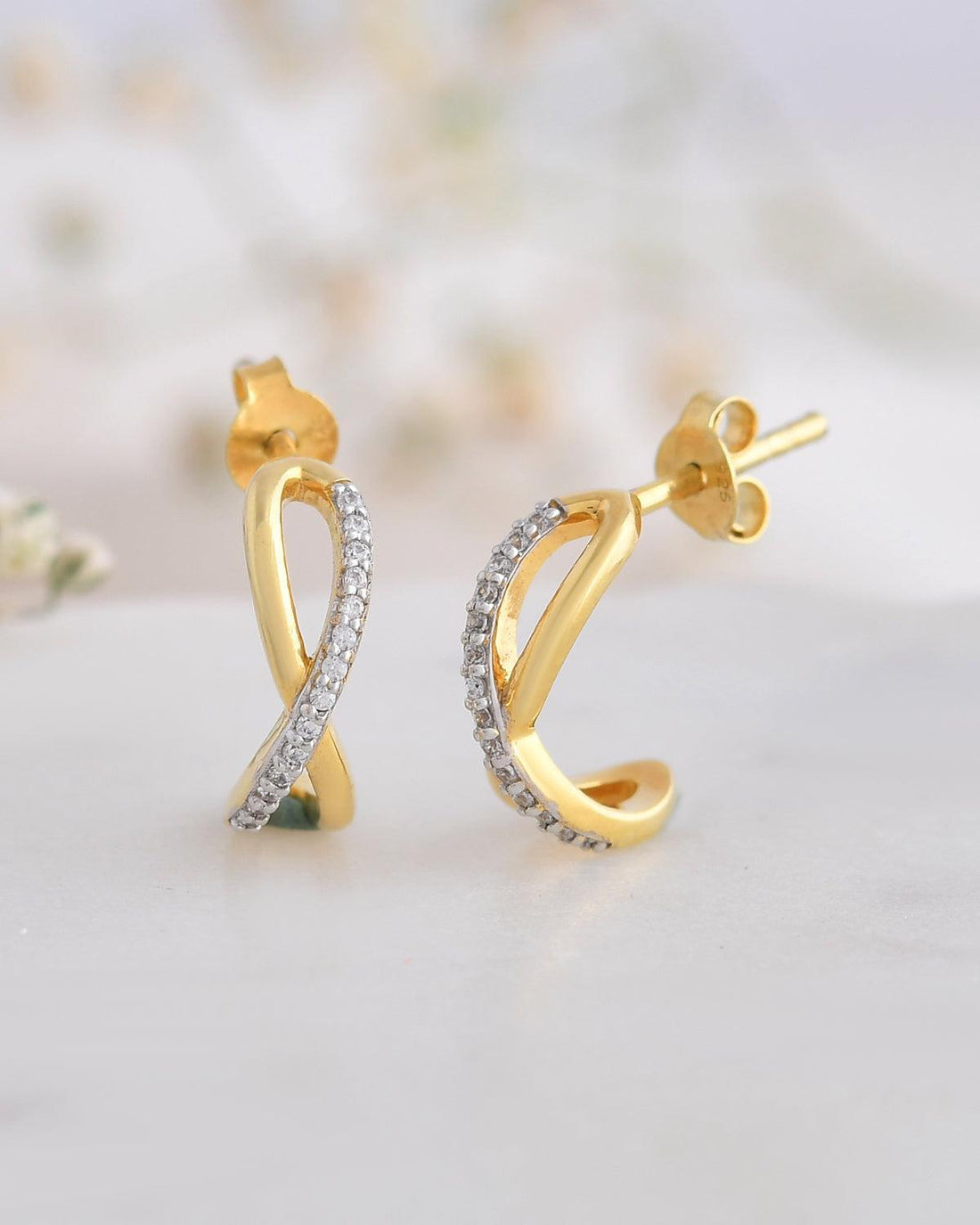 Eterna 0.11 Carat Diamond Earrings-Veyaa