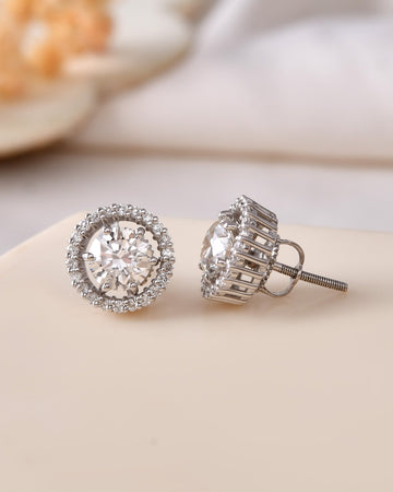 A Guide to Round Solitaire Stud Settings
