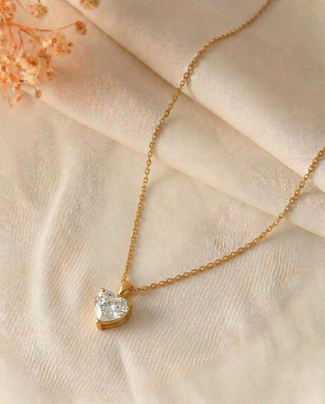 Heart Solitaire Neckpiece (T.wt 1.00 ct)