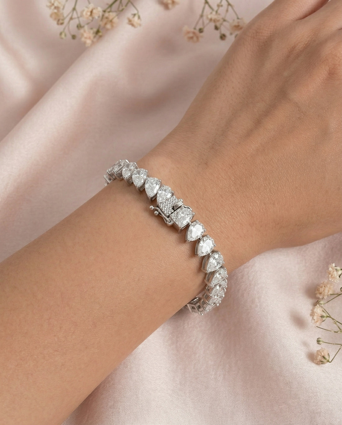 Pear Solitaire Tennis Bracelet (T.wt 24.5 ct)