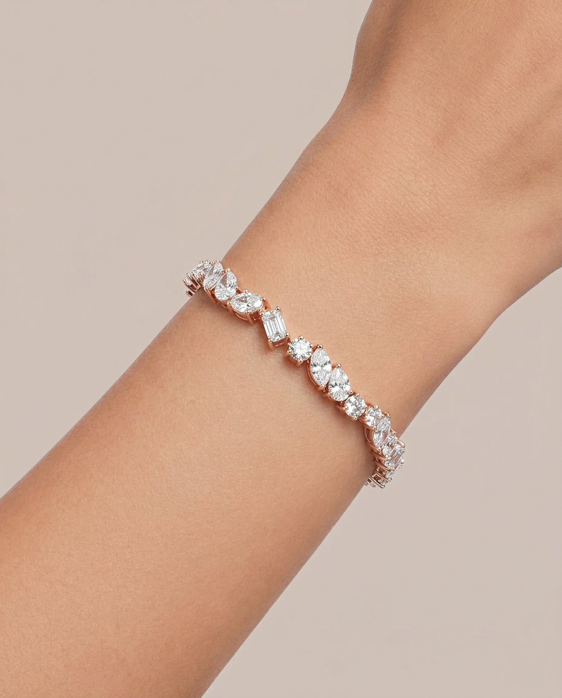 Mix Shape Diamond Bracelet (T.wt 8.75 ct)