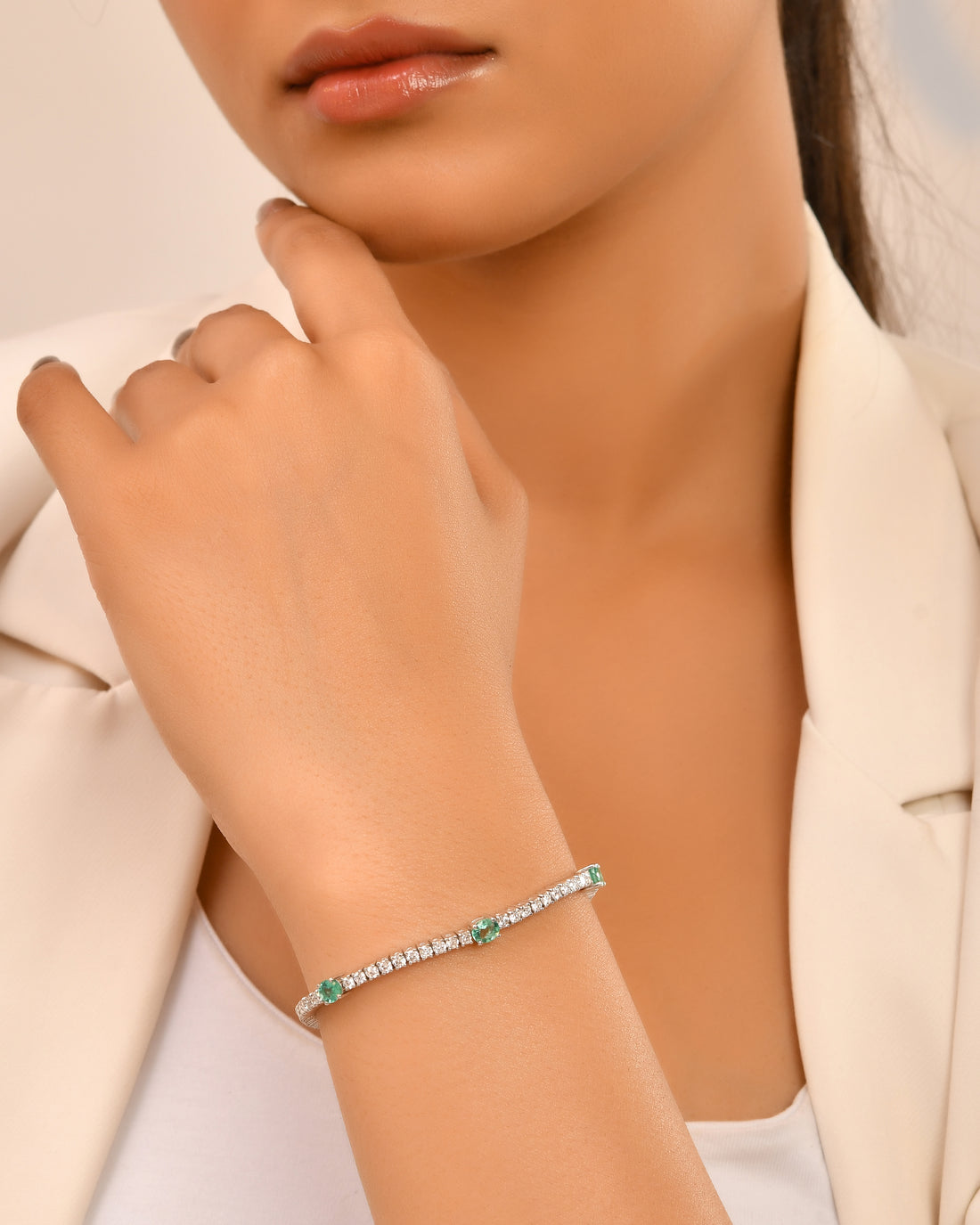 Royal Emerald Radiant Tennis Bracelet (T.wt 5.28 ct)