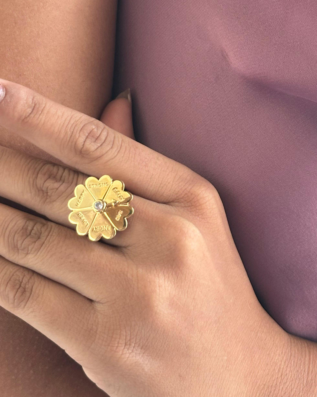 Aura 0.10 Carat Diamond Spin Ring-Veyaa