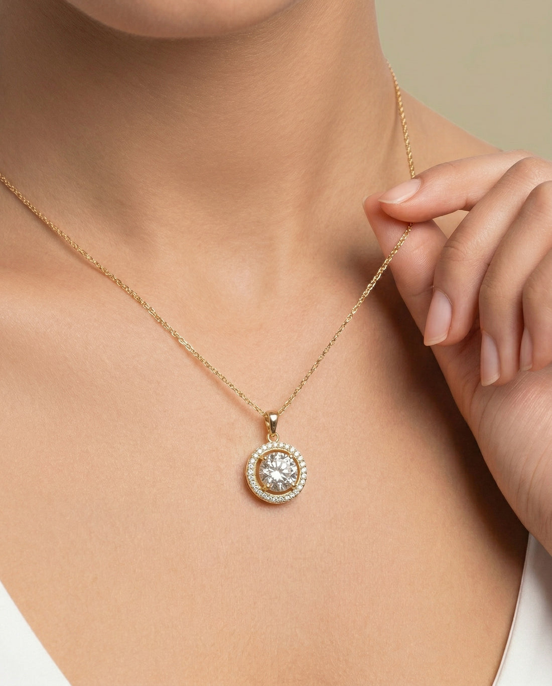 Aura Neckpiece (T.wt 1.11 ct)