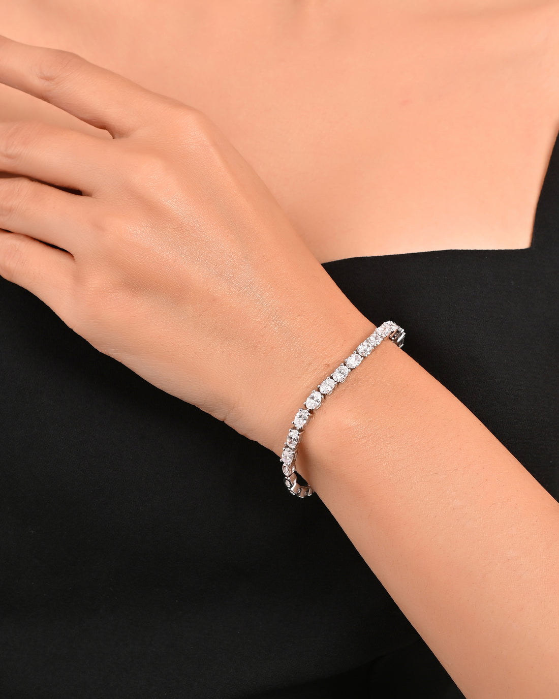 28 Pointer Oval Diamond Bracelet