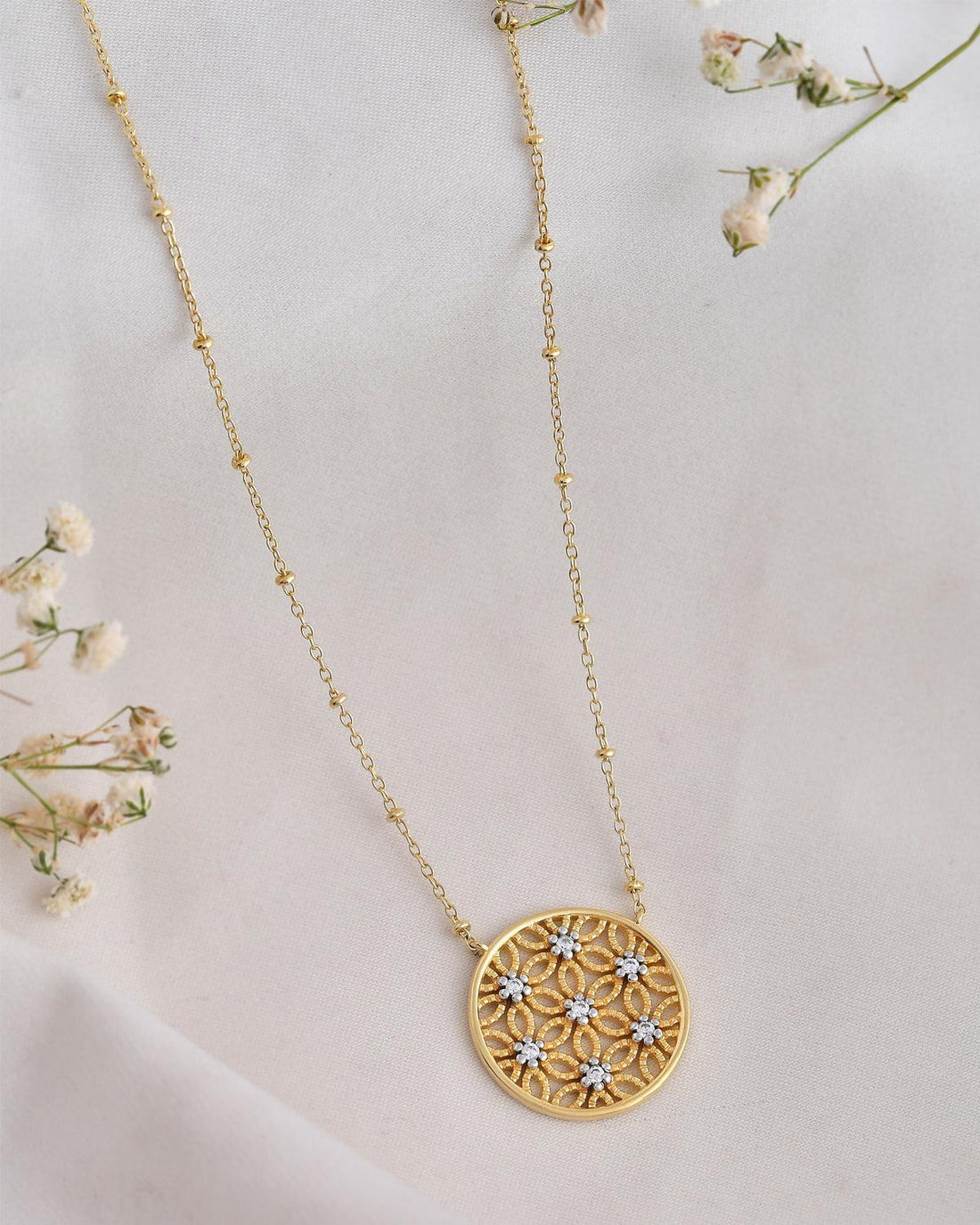 Halo 0.15 Carat Diamond Neckpiece-Veyaa