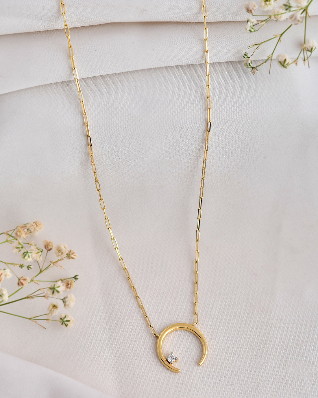 Noir Neckpiece-Veyaa