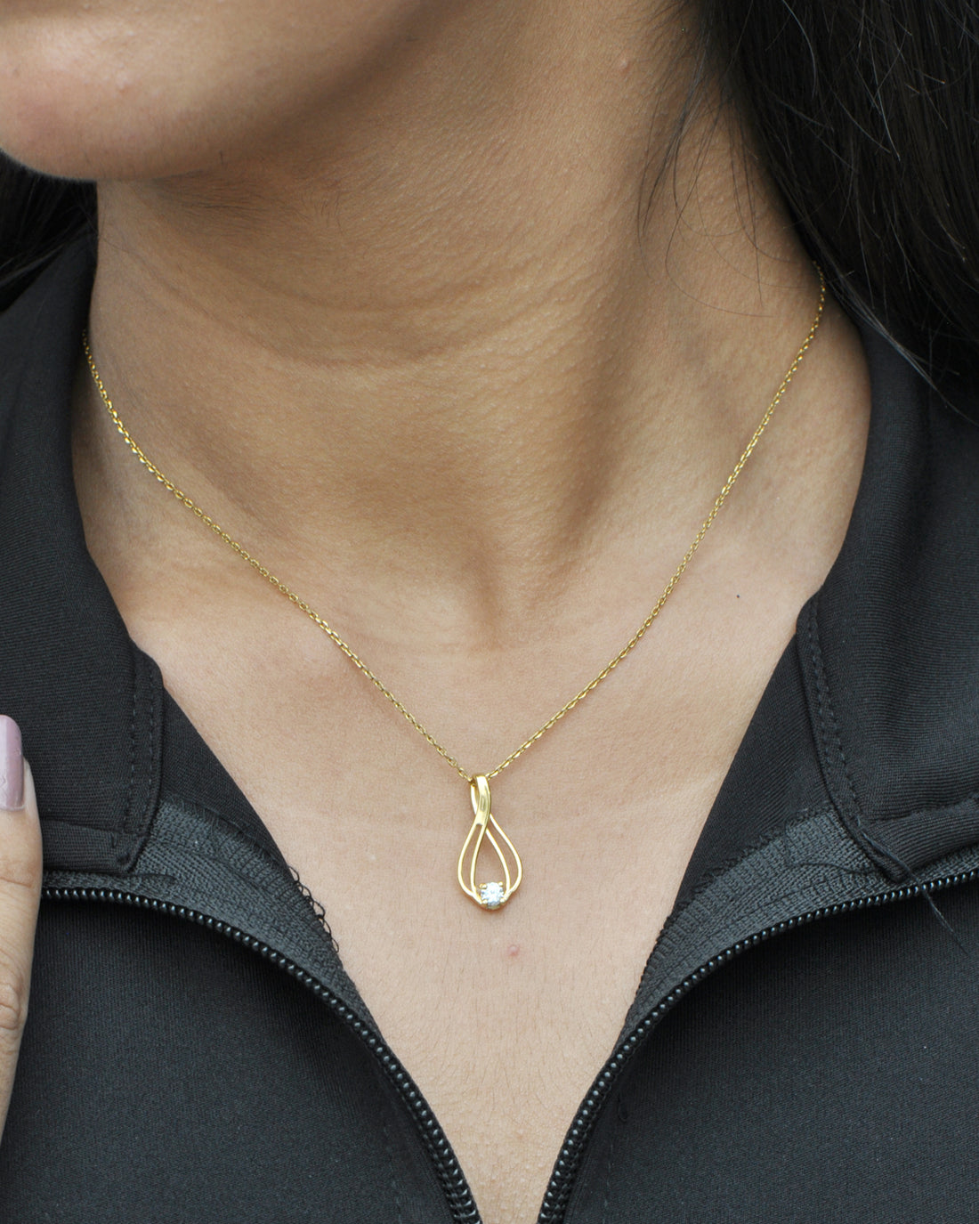 ⁠0.15 Carat Dewdrop Neckpiece