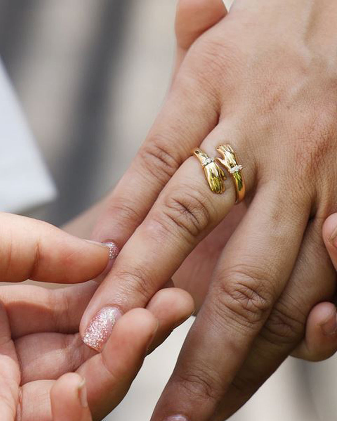 Hug Diamond Ring-Veyaa