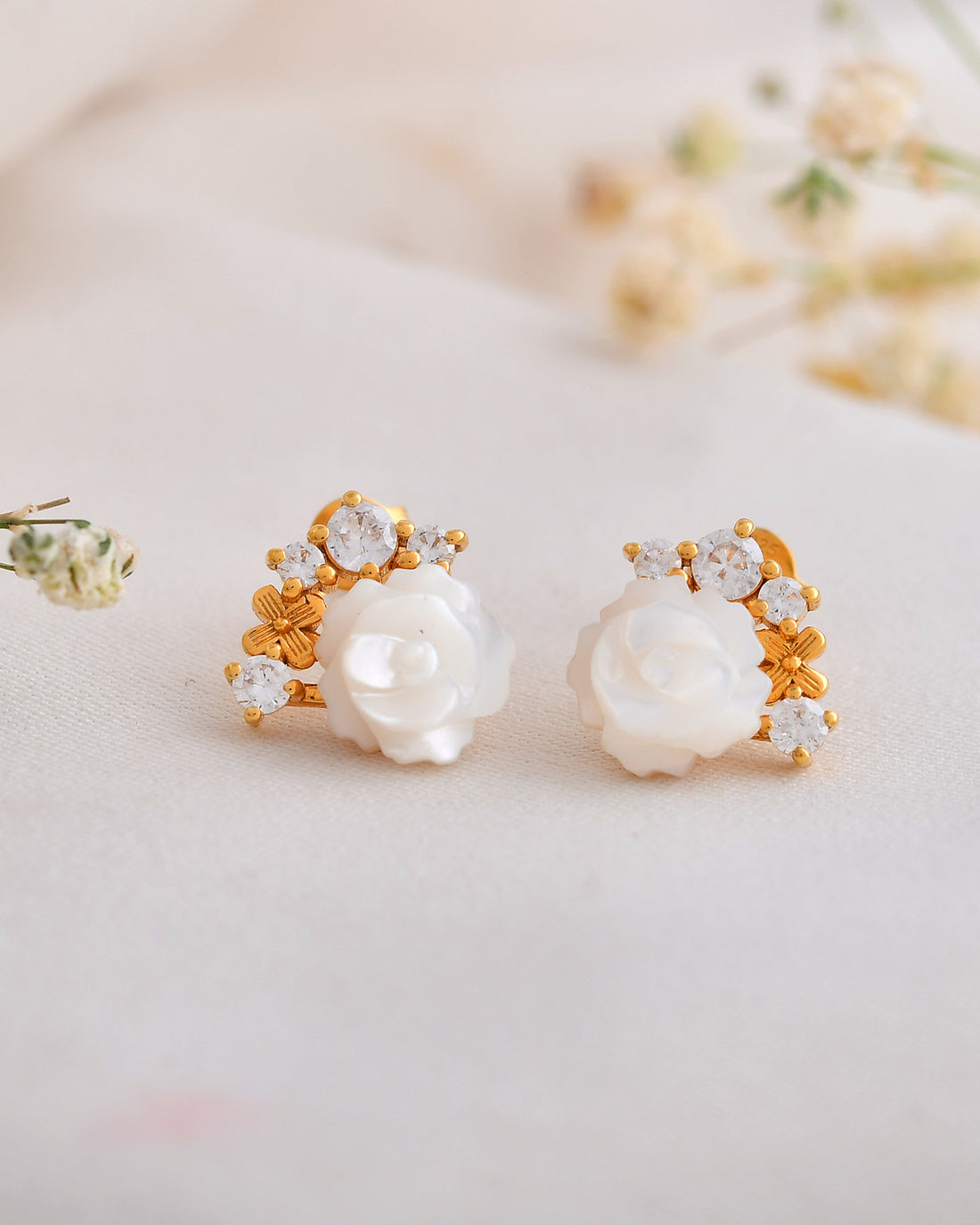 Bloom 0.45 Carat Diamond Earrings-Veyaa